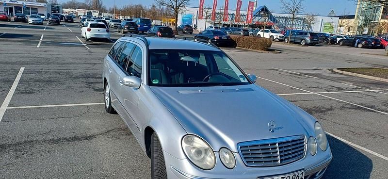 Gebraucht Mercedes E220 Elegance 150 PS (110 kW) 2004 Silber Kombi
