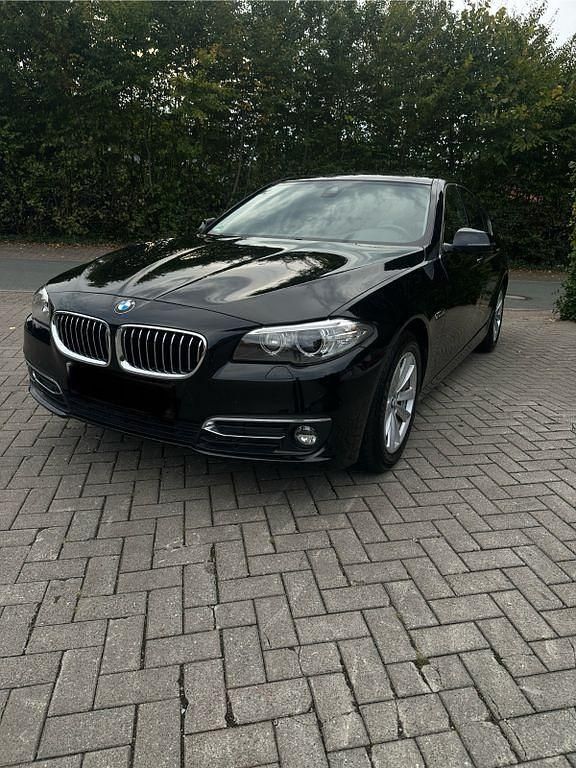 Schwarz Gebraucht 2014 BMW 528 Luxury Line Limousine | 17.800 € (Fairer Preis) - Bild 1/4