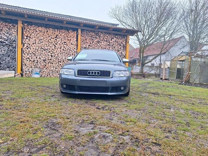 Grau Gebraucht 2003 Audi A4 Sport Kombi | 5.200 € (Teuer) - Bild 1/4