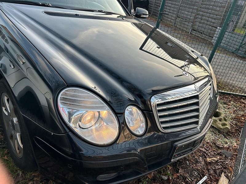Gebraucht Mercedes E220 170 PS (125 kW) 2007 Schwarz Kombi
