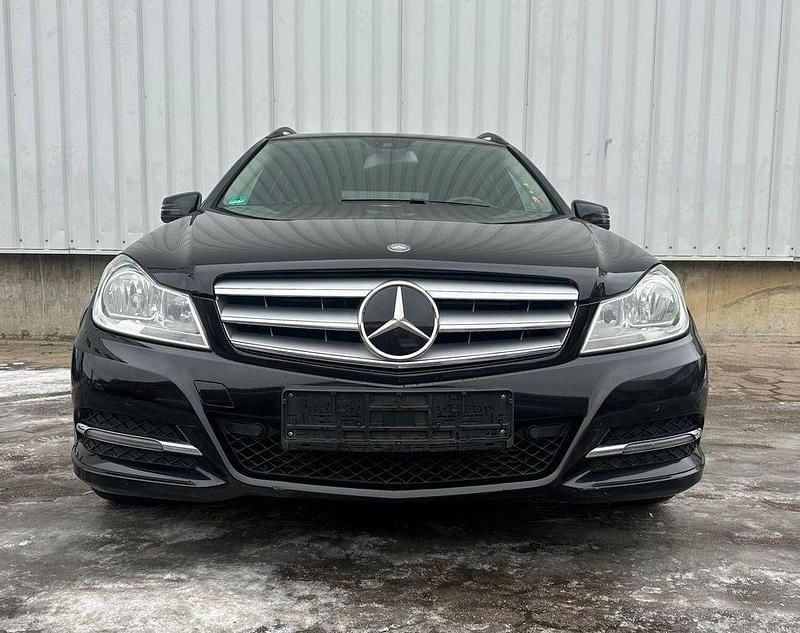 Schwarz Gebraucht 2014 Mercedes C200 Kombi | 9.999 € (Fairer Preis) - Bild 1/4