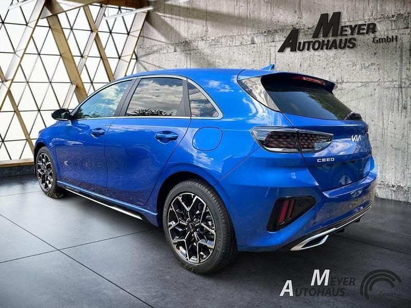 Gebraucht Kia Ceed GT-Line 140 PS (102 kW) 2024 Blue flame metallic Kleinwagen