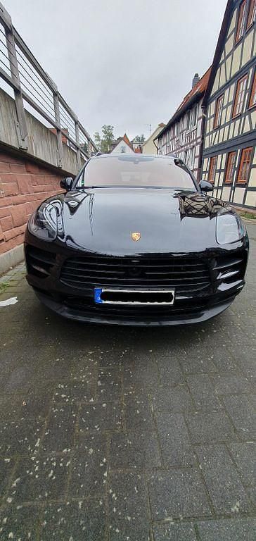 Schwarz Gebraucht 2019 Porsche Macan S SUV | 42.900 € (Fairer Preis) - Bild 1/4