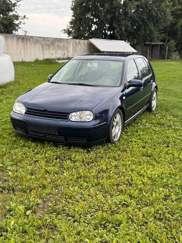 Blau Gebraucht 2002 VW Golf IV Kleinwagen | 700 € (Superpreis) - Bild 1/4
