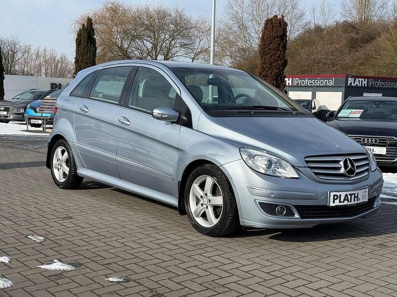 Gebraucht Mercedes E200 193 PS (141 kW) 2007 Blau Limousine