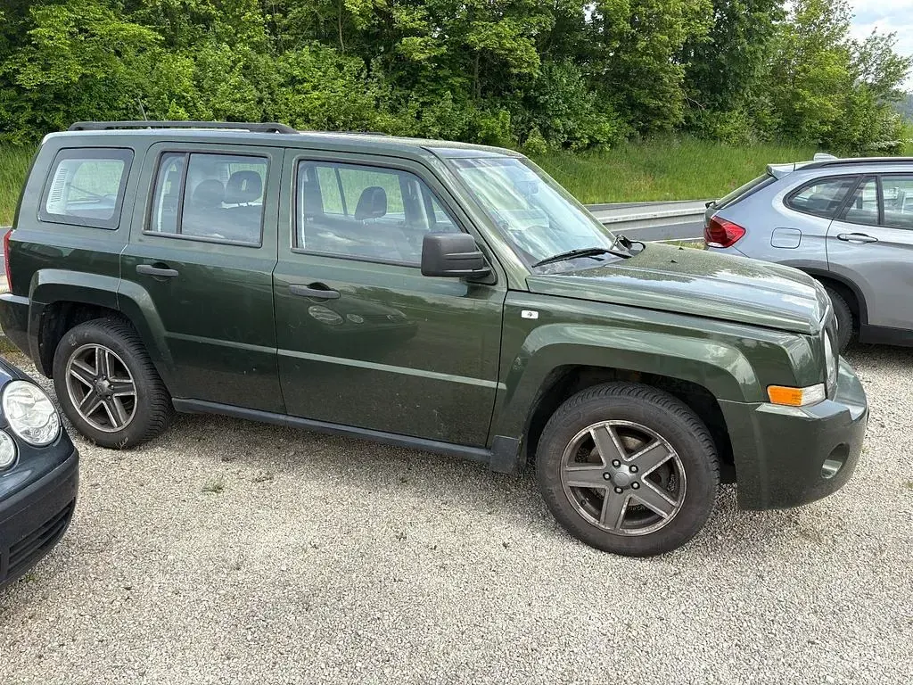 Gebraucht Jeep Patriot Sport 140 PS (102 kW) 2009 Grün SUV