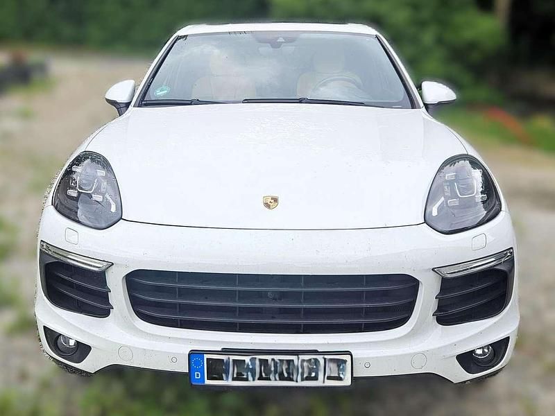 Gebraucht 2017 Porsche Cayenne S E-Hybrid Platinum Edition SUV | 31.500 € (Fairer Preis) - Bild 1/4
