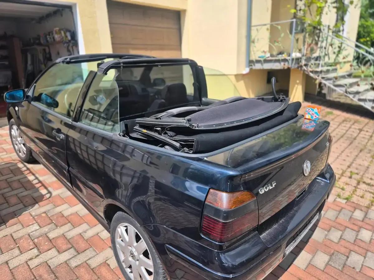 Gebraucht VW Golf Cabriolet 90 PS (66 kW) 2002 Blau Cabrio