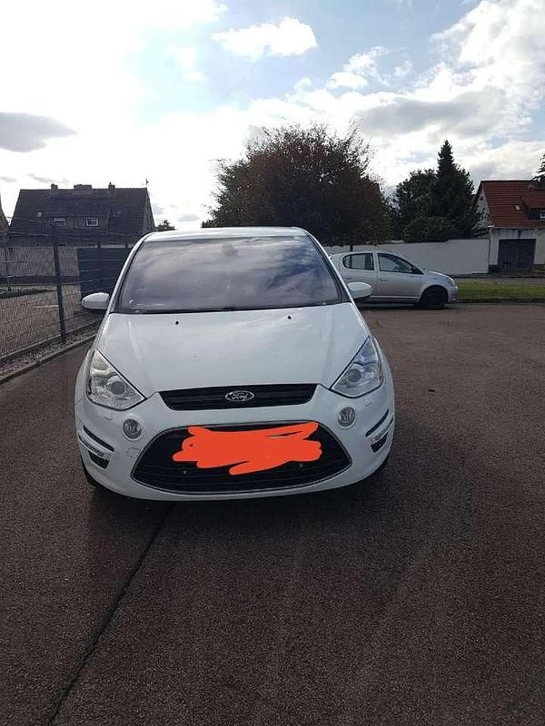 Weiß Gebraucht 2010 Ford S-MAX Titanium S Van / Kleinbus | 8.500 € (Teuer) - Bild 1/4