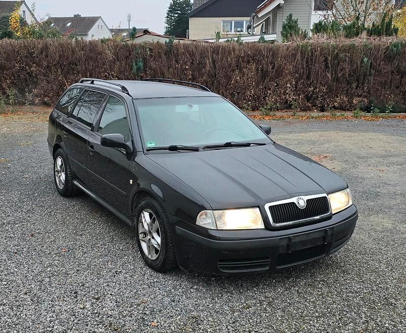 Schwarz Gebraucht 2004 Skoda Octavia Kombi | 1.200 € (Fairer Preis) - Bild 1/4