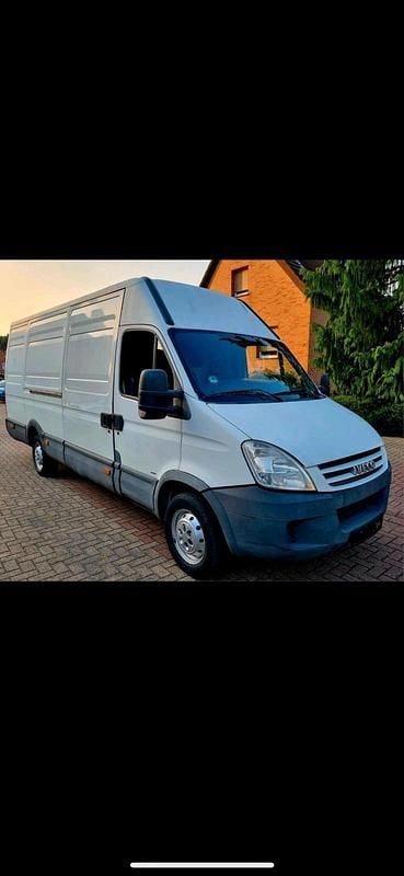 Weiß Gebraucht 2006 Iveco Daily Van / Kleinbus | 2.790 € (Fairer Preis) - Bild 1/4