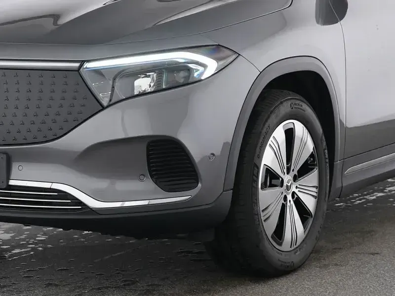 Gebraucht Mercedes EQA300 Advanced 167 kW (228 PS) 2025 Grau SUV