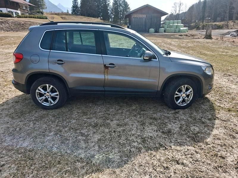 Gebraucht VW Tiguan 140 PS (102 kW) 2008 Grau SUV