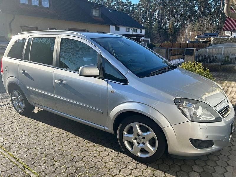 Silber Gebraucht 2009 Opel Zafira Van / Kleinbus | 4.000 € (Fairer Preis) - Bild 1/4