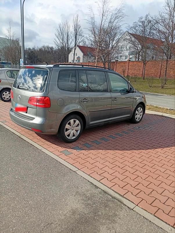 Gebraucht VW Touran 105 PS (77 kW) 2014 Grau Van / Kleinbus