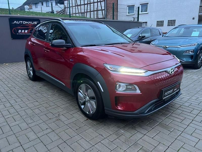 Rot Gebraucht 2020 Hyundai Kona Style SUV | 19.490 € (Fairer Preis) - Bild 1/4