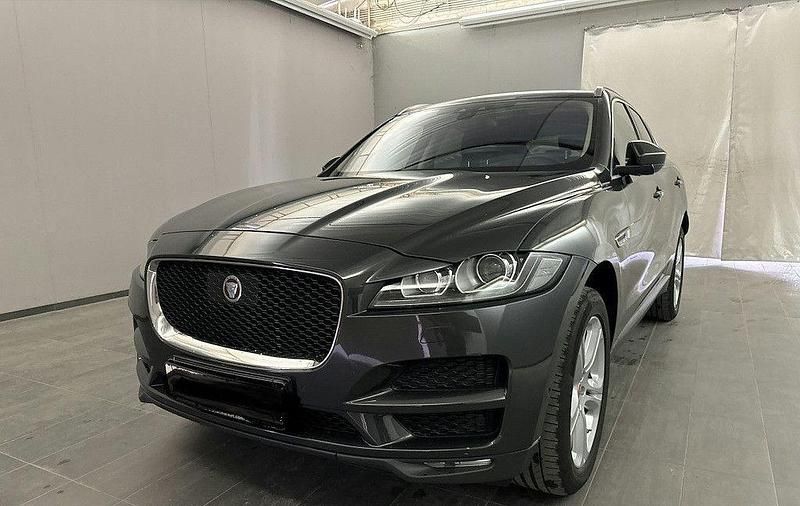 Grau Gebraucht 2017 Jaguar F-Pace Portfolio SUV | 20.450 € (Teuer) - Bild 1/4