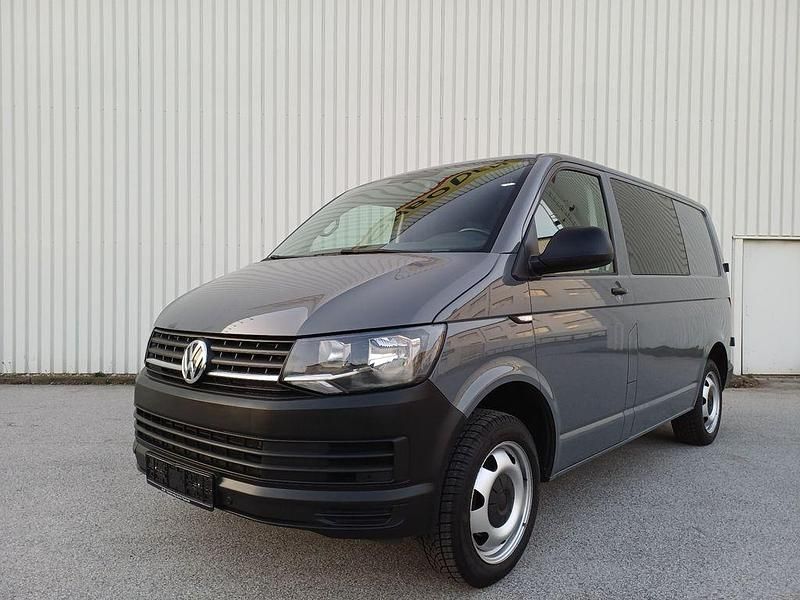 Gebraucht VW Transporter 150 PS (110 kW) 2019 Grau Van