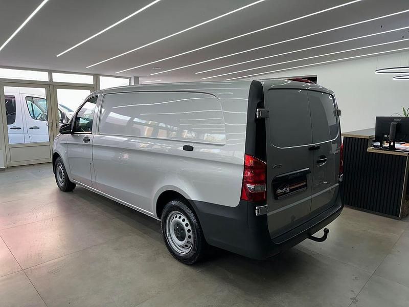 Gebraucht Mercedes Vito 163 PS (119 kW) 2021 Brillantsilber Van
