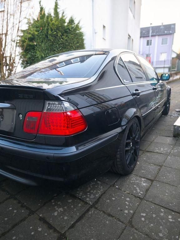 Gebraucht BMW 325 M Sport 192 PS (141 kW) 2003 Schwarz Limousine