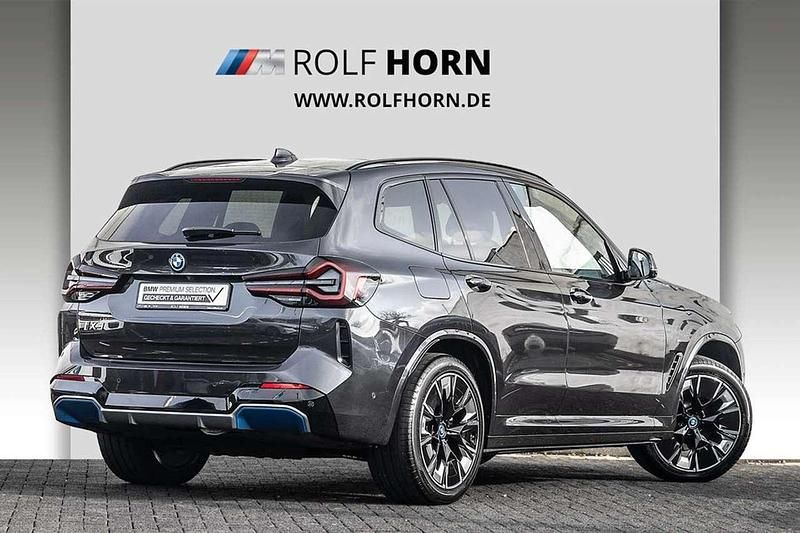 Gebraucht BMW iX3 Impressive 210 kW (286 PS) 2023 Sophistograu metallic SUV