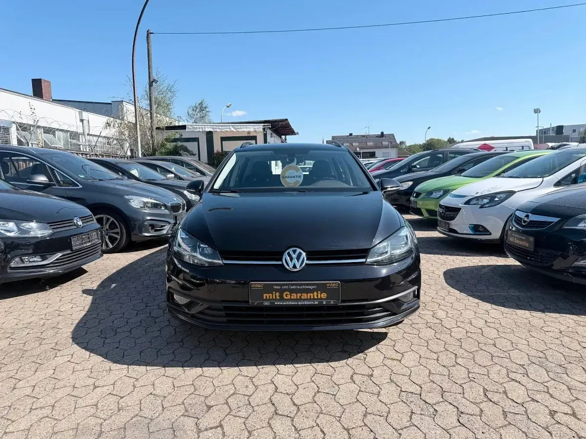 Gebraucht VW Golf VII Trendline 116 PS (85 kW) 2019 Schwarz Kombi