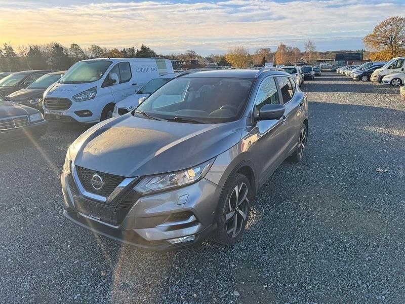 Grau Gebraucht 2018 Nissan Qashqai N-Connecta SUV | 10.000 € (Guter Preis) - Bild 1/4