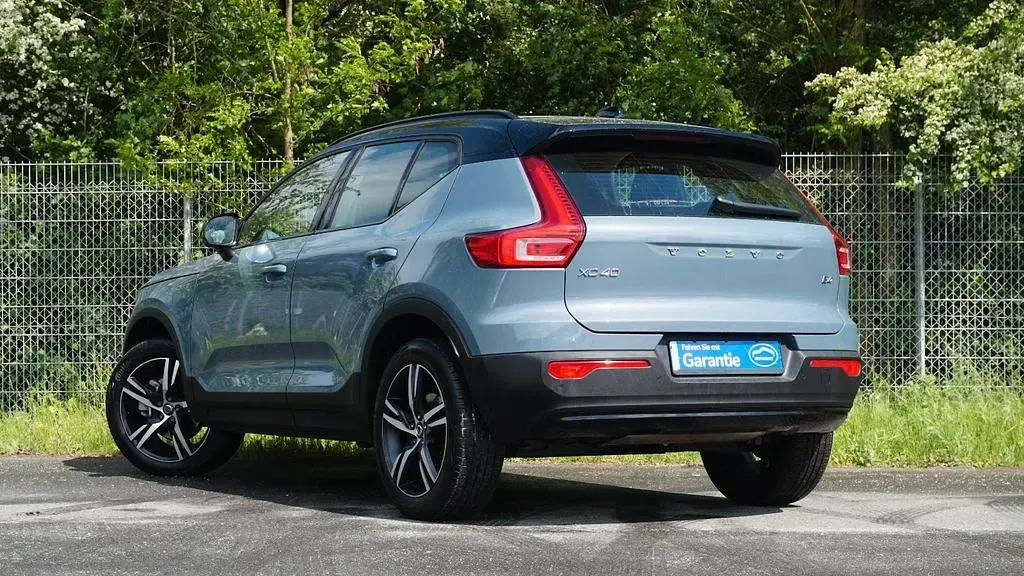 Gebraucht Volvo XC40 R-Design 197 PS (144 kW) 2022 Grau SUV