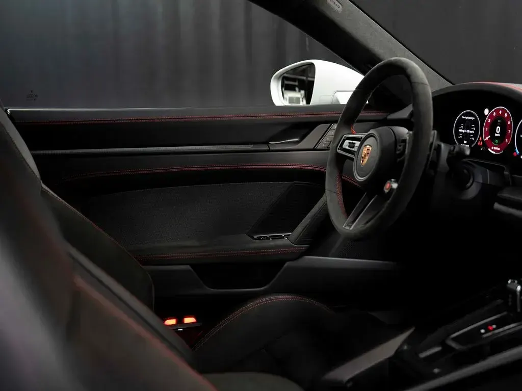 Gebraucht Porsche 992 485 PS (356 kW) 2025 Grau Coupé