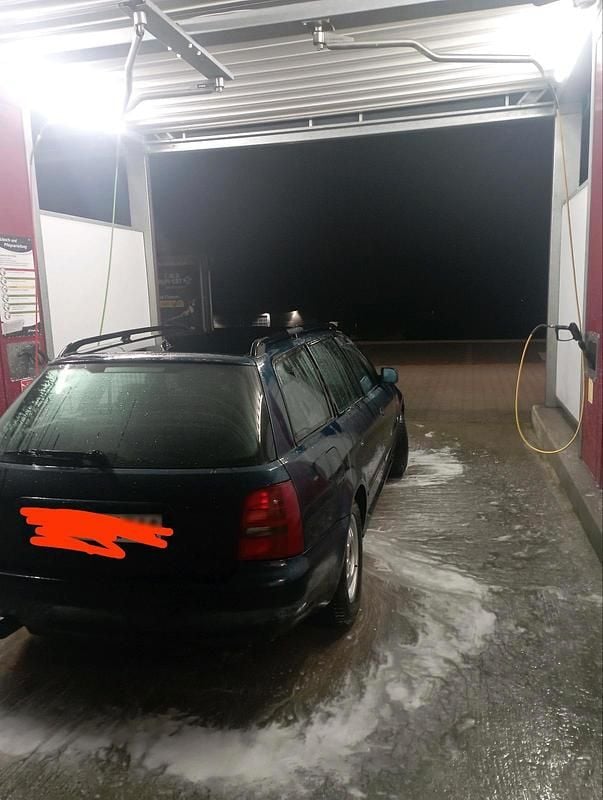 Gebraucht Audi A4 125 PS (91 kW) 1996 Grün Kombi