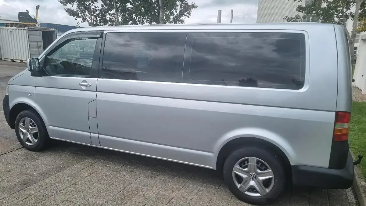 Gebraucht VW Caravelle 131 PS (96 kW) 2008 Silber Van