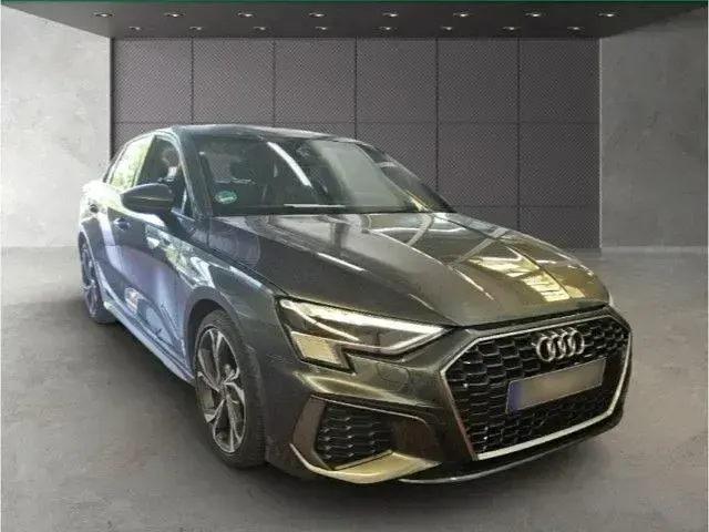 Gebraucht Audi A3 S-Line 116 PS (85 kW) 2023 Daytonagrau perleffekt Limousine