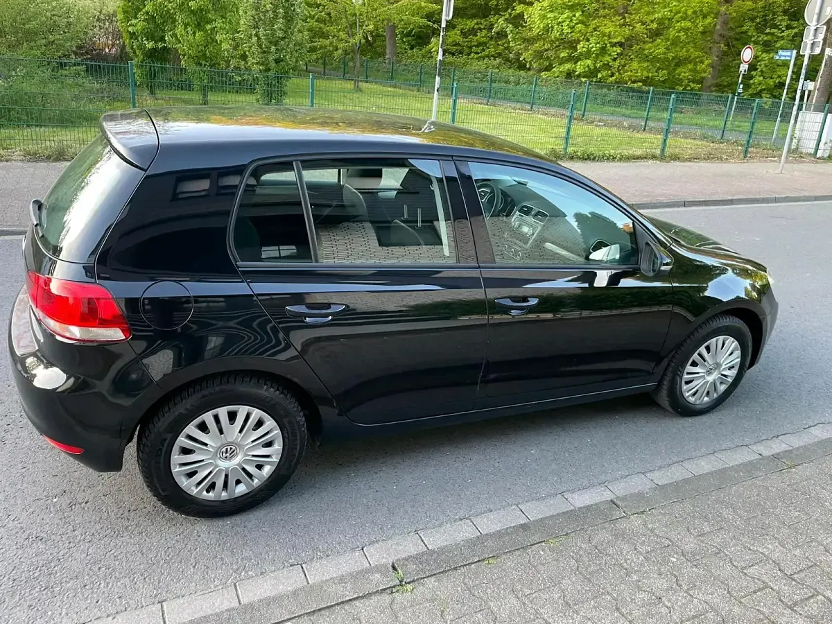 Gebraucht VW Golf VI 80 PS (58 kW) 2009 Schwarz Kleinwagen
