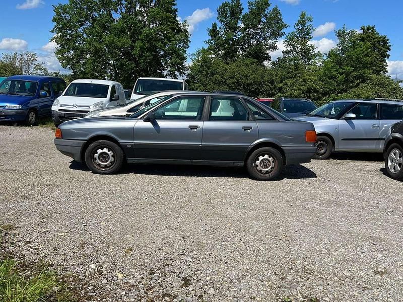 Grau metallik Gebraucht 1990 Audi 80 Limousine | 2.100 € - Bild 1/4