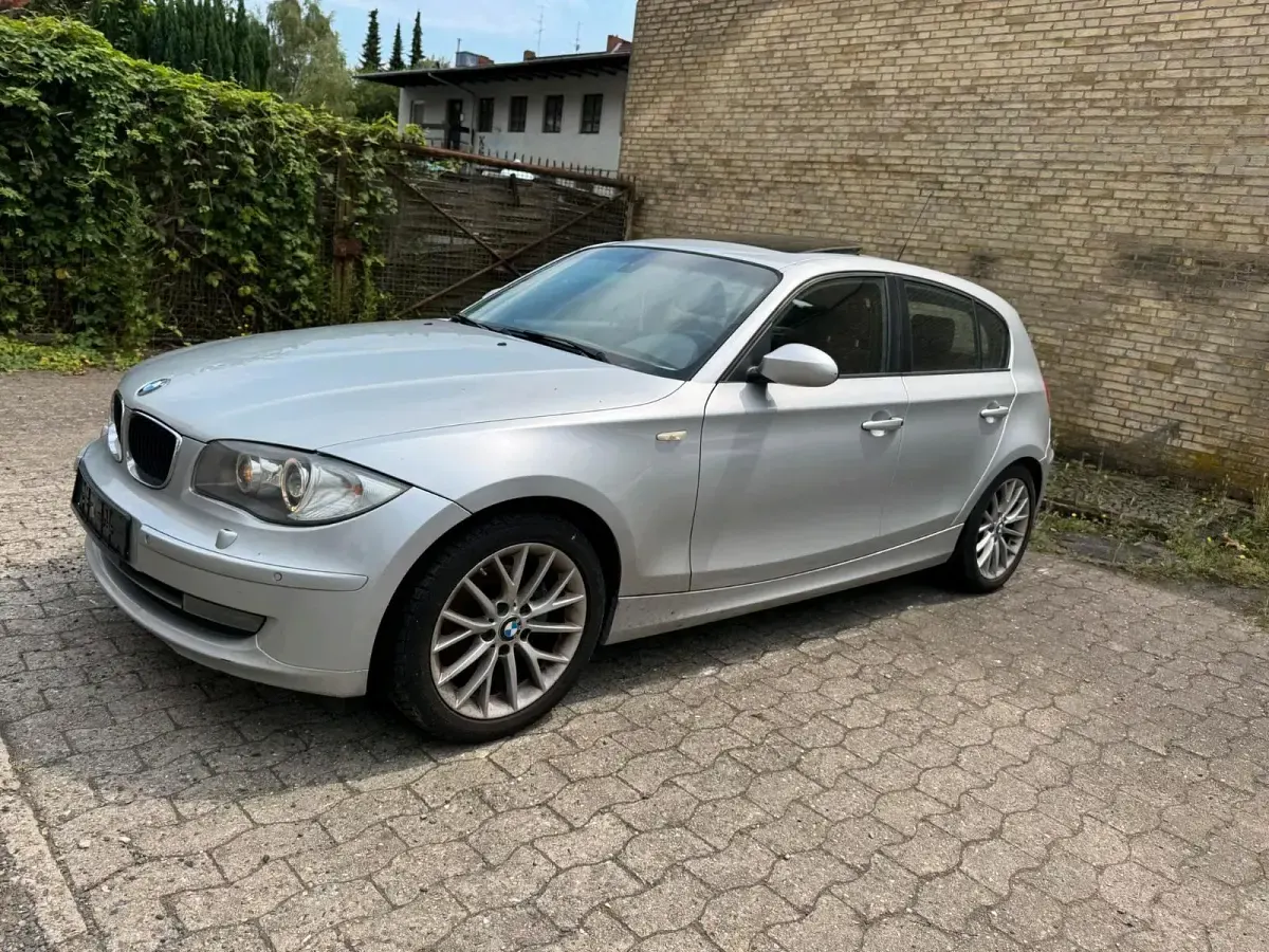Gebraucht BMW 120 177 PS (130 kW) 2009 Silber Kleinwagen