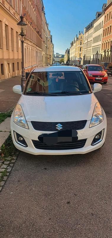 Weiß Gebraucht 2015 Suzuki Swift Limousine | 6.300 € (Fairer Preis) - Bild 1/4
