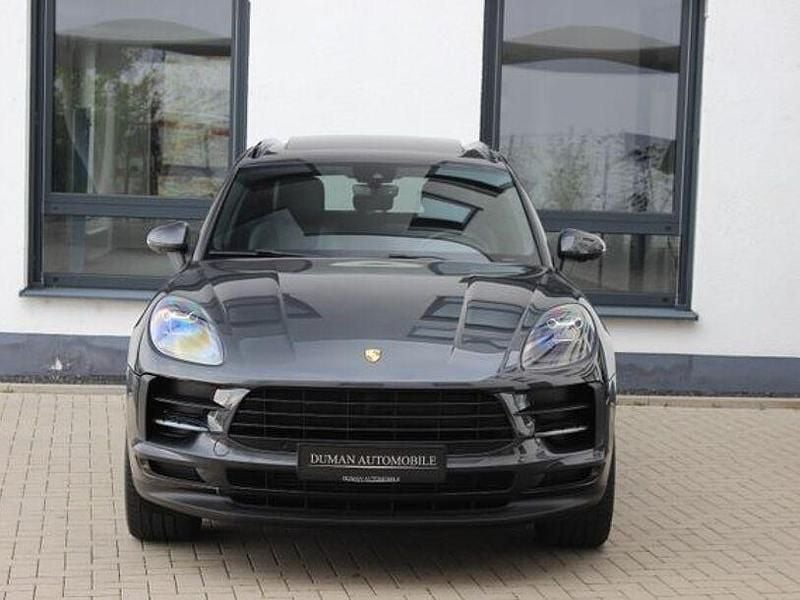 Gebraucht Porsche Macan 245 PS (180 kW) 2018 Vulkangrau metallic SUV
