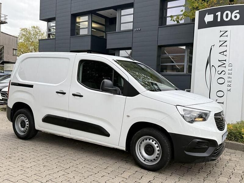 Gebraucht Opel Combo Selection 102 PS (75 kW) 2020 Weiß Van / Kleinbus