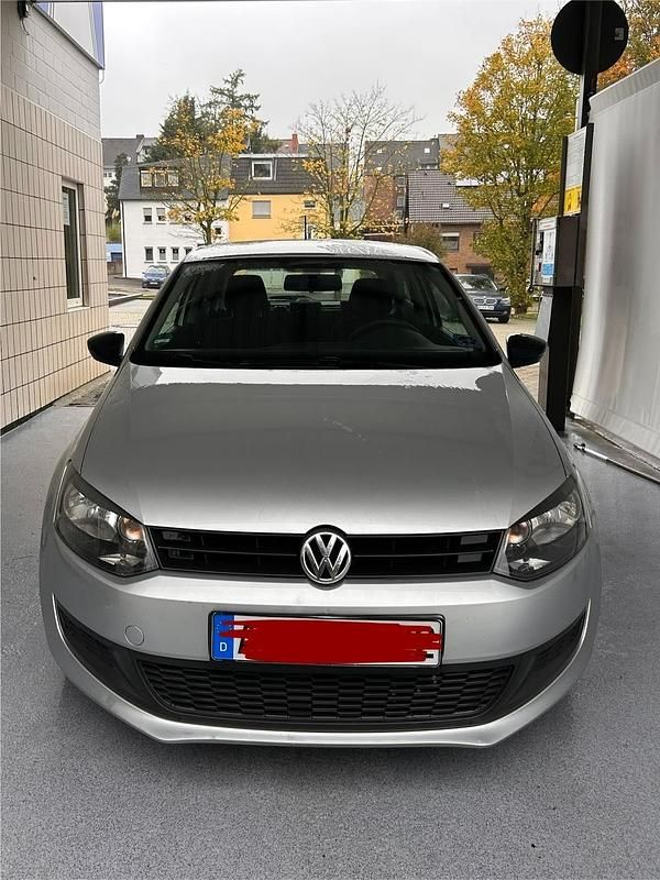 Silber Gebraucht 2011 VW Polo Limousine | 3.300 € (Guter Preis) - Bild 1/4