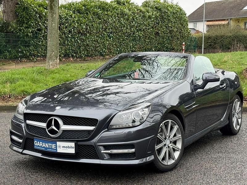 Gebraucht Mercedes SLK250 AMG 204 PS (150 kW) 2011 Tenoritgrau Cabrio