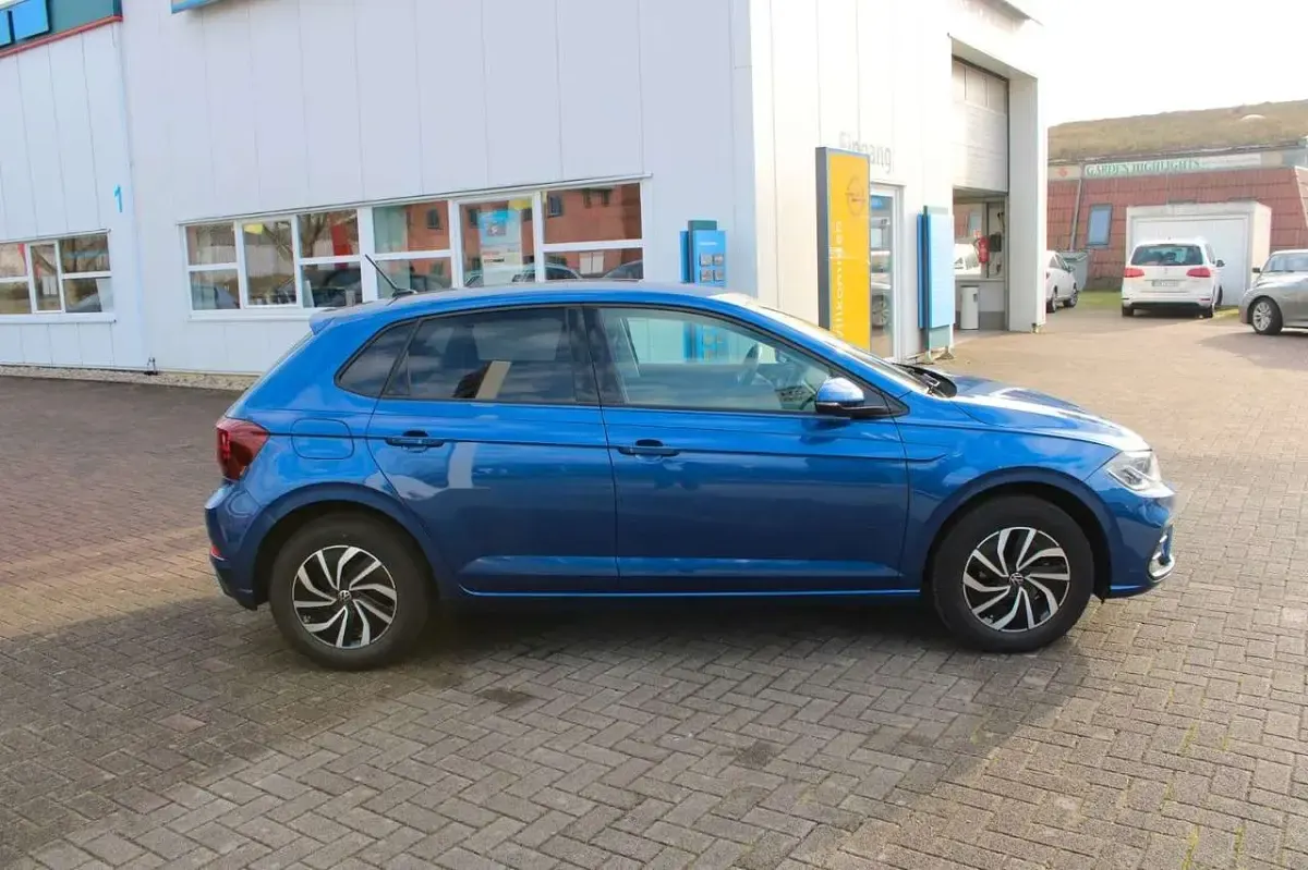Gebraucht VW Polo Life 95 PS (69 kW) 2025 Reef blue metallic Kleinwagen