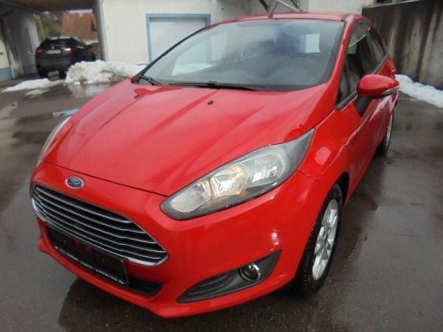 Rot Gebraucht 2015 Ford Fiesta SYNC Edition Kleinwagen | 4.900 € (Fairer Preis) - Bild 1/4