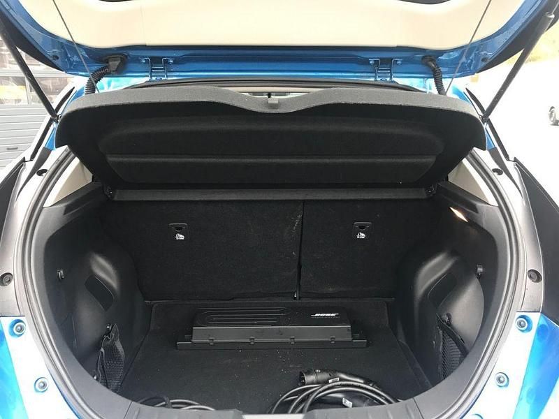 Gebraucht Nissan Leaf Tekna 110 kW (150 PS) 2020 Blau Kleinwagen