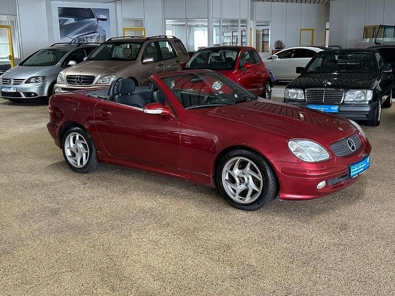 Gebraucht Mercedes SLK200 163 PS (119 kW) 2002 Rot Cabrio