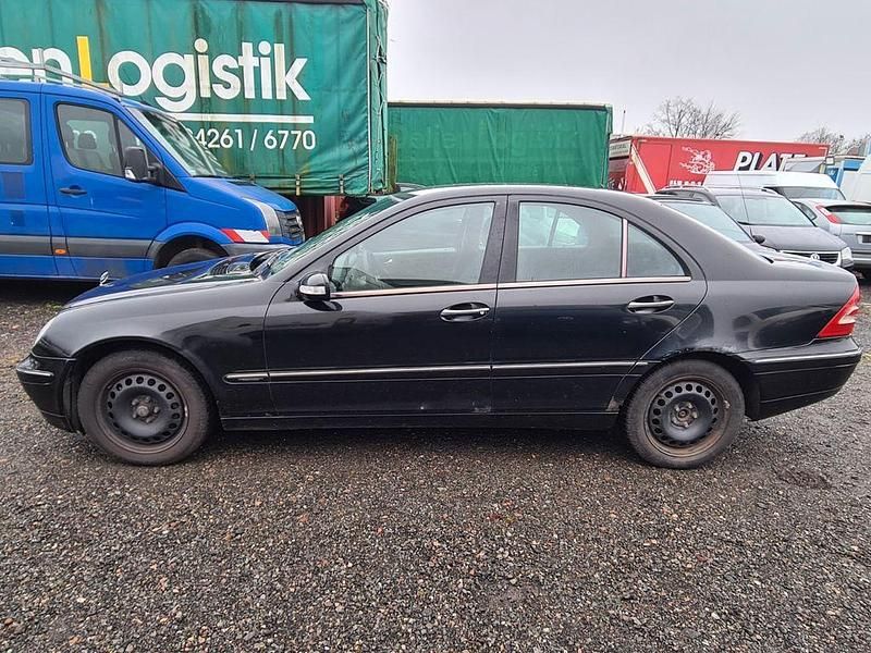 Schwarz Gebraucht 2003 Mercedes C200 Limousine | 599 € (Superpreis) - Bild 1/4