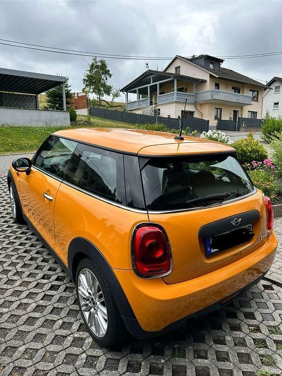 Orange Gebraucht 2015 Mini ONE Kleinwagen | 6.299 € (Fairer Preis) - Bild 1/4