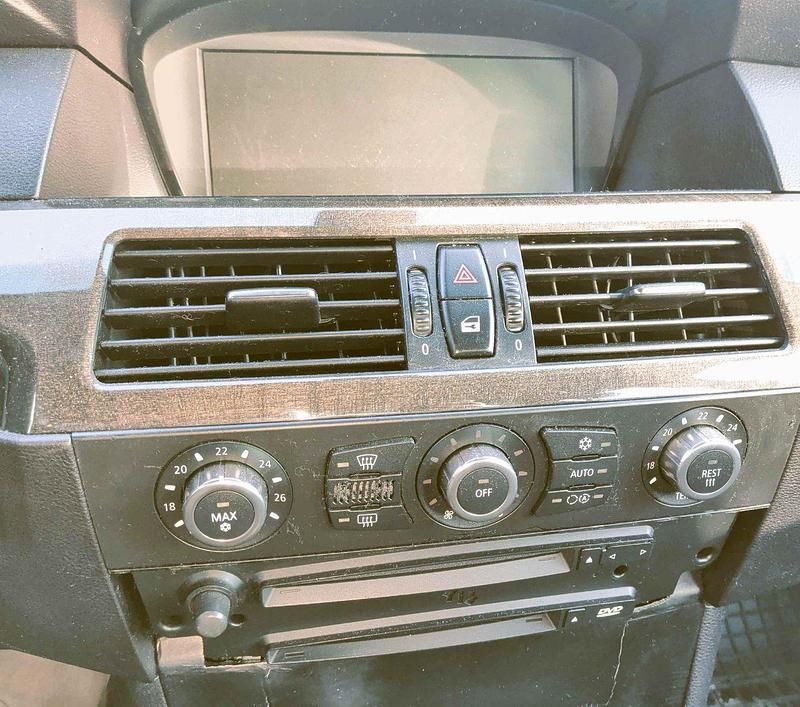 Gebraucht BMW 523 177 PS (130 kW) 2005 Grau Limousine