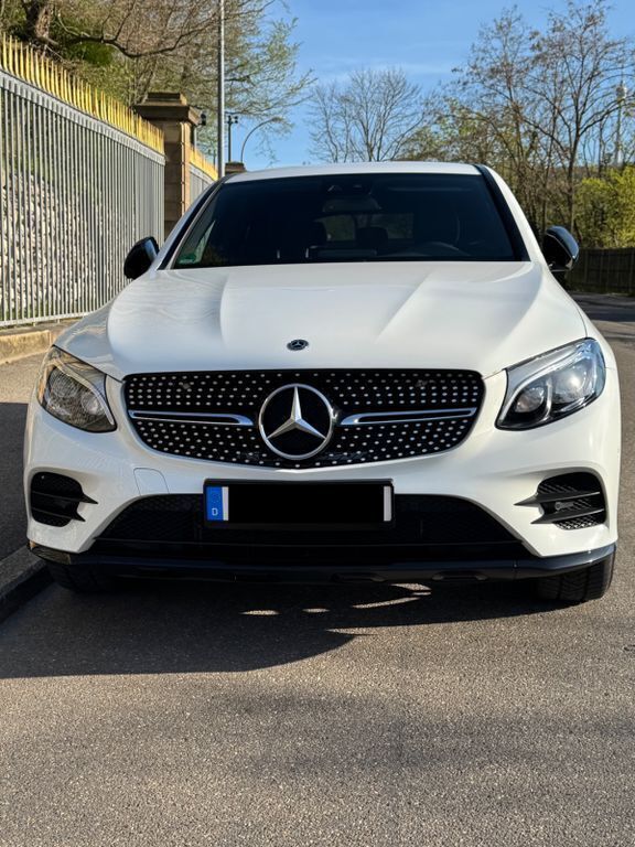 Weiß Gebraucht 2018 Mercedes GLC300 AMG Coupé | 34.999 € (Superpreis) - Bild 1/4