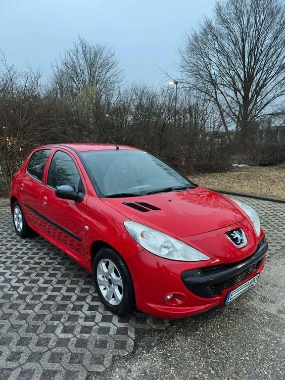 Gebraucht Peugeot 206+ 60 PS (44 kW) 2009 Rot Kleinwagen