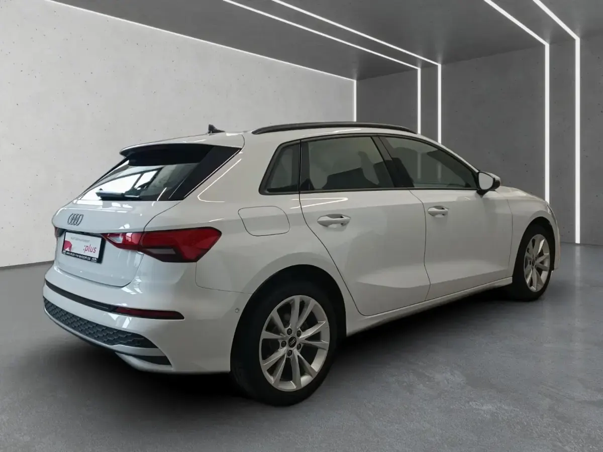 Gebraucht Audi A3 Sportback e-tron Advanced Plus 204 PS (150 kW) 2025 Gletscherweiß metallic Kleinwagen